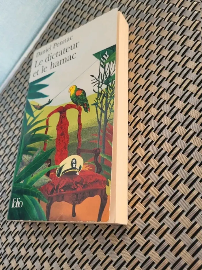 Livre  《  Le dictateur et  le  hamac  》  de Daniel  Pennac - photo numéro 2