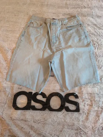 Short Asos. Neuf. Taille 48. EU 46. UK 18