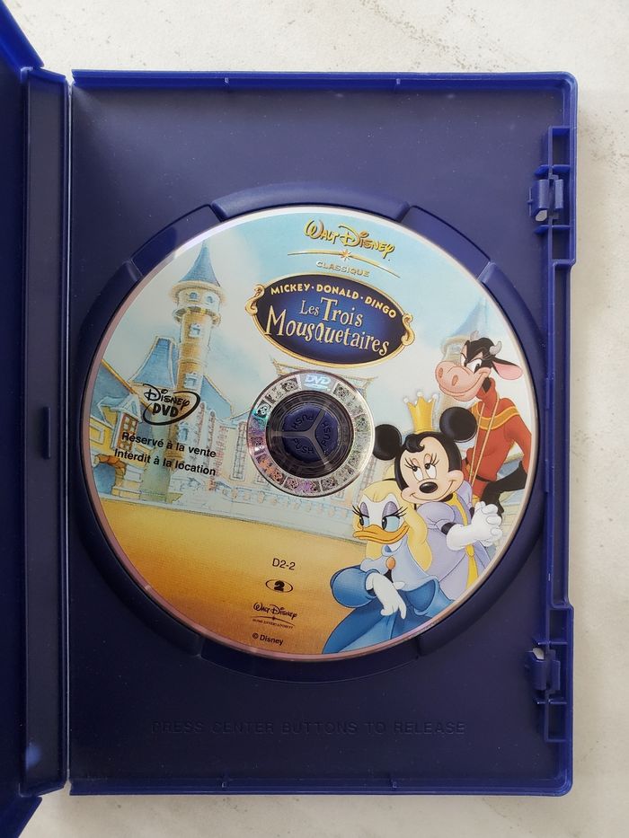 DVD Les trois mousquetaires Walt Disney classique - photo numéro 2