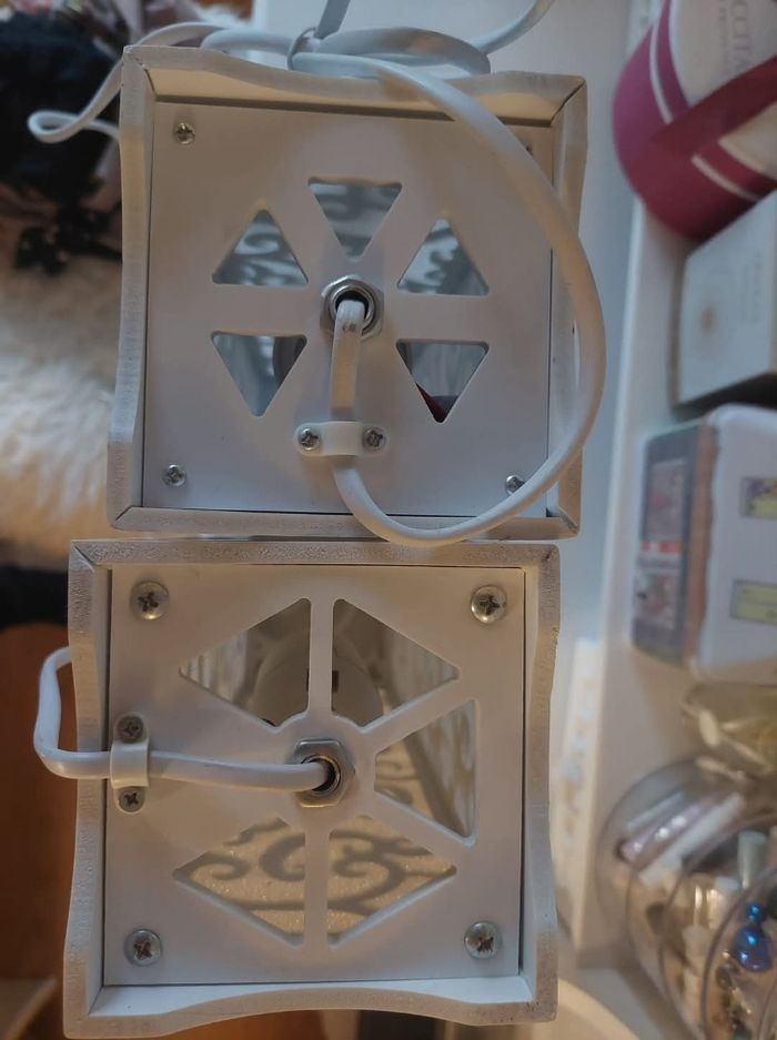 Lot 2 lampes modernes blanches chambre fille ado TBE  🪔 - photo numéro 3