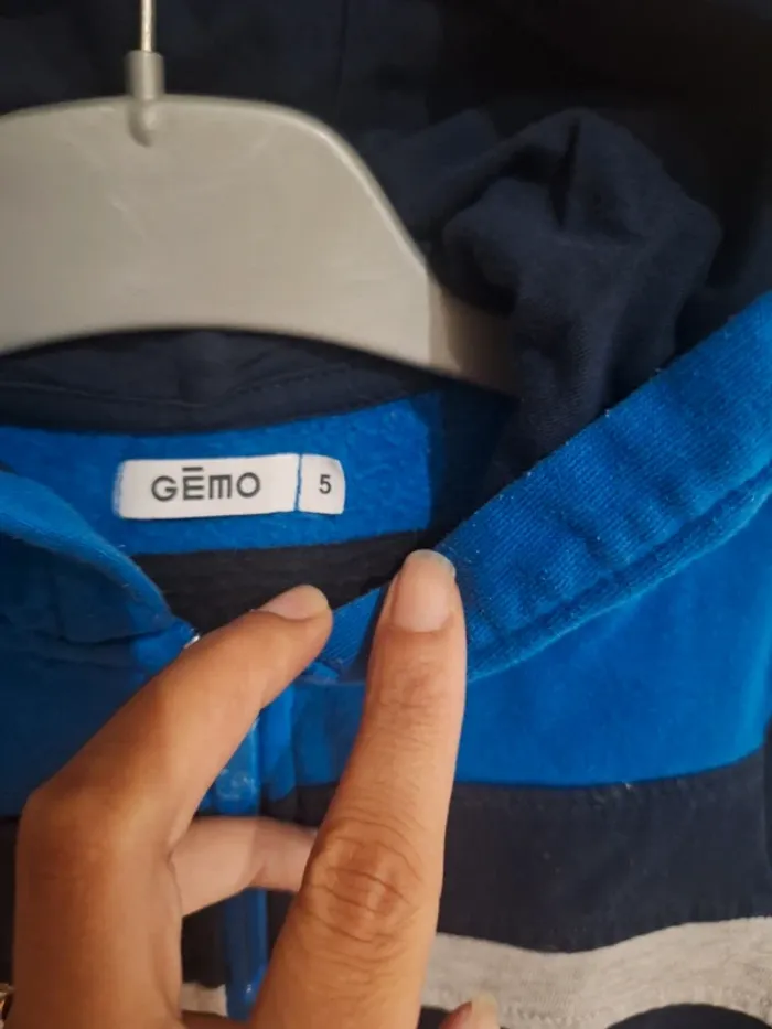 Gilet/veste de survêtement taille 5 ans - photo numéro 2