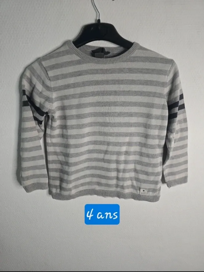 Pull ligné en maille
