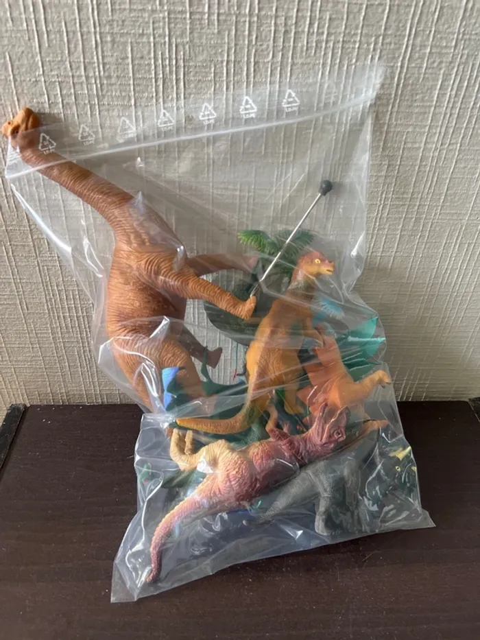 Lot de dinosaures décors jungle 20 cm - photo numéro 3