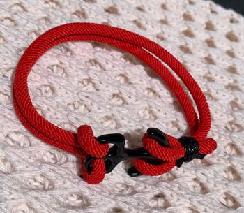 Bracelet encre marine rouge et noir
