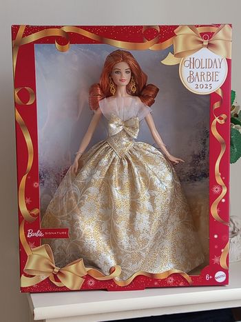 Barbie rousse Noël 2025 - Holiday Barbie 2025