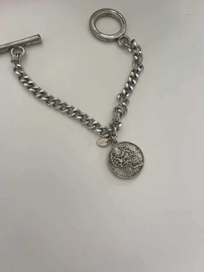 Bracelet tête de mort ikks jamais porté