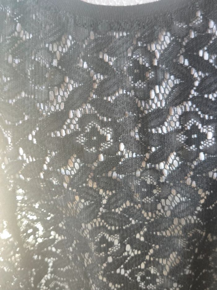 T-shirt en dentelle noir taille 44 - photo numéro 2