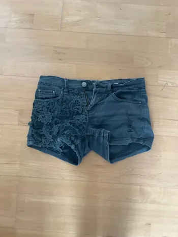 Short dentelle noir