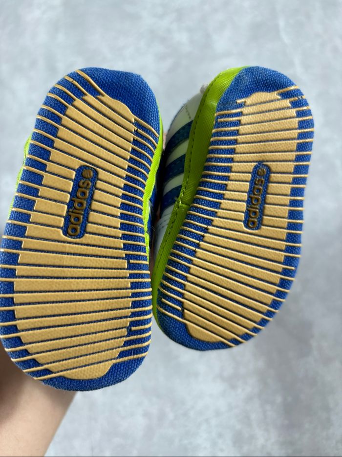 Chaussure bébé adidas taille 16 - photo numéro 2