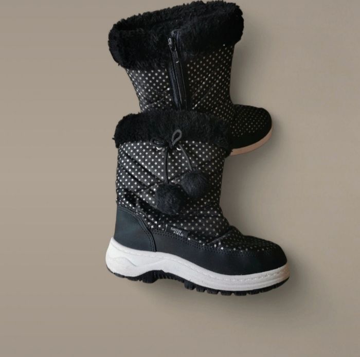 Boots de neige fourrées snow field noir étoiles argentées et ponpons pointure 31 - photo numéro 4