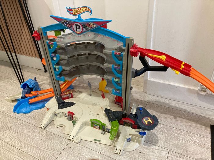 Mega garage multifonctions hot wheels - photo numéro 2