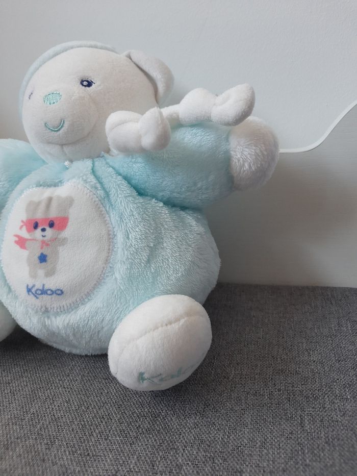 Peluche / doudou Kaloo ourson blanc et bleu - photo numéro 5