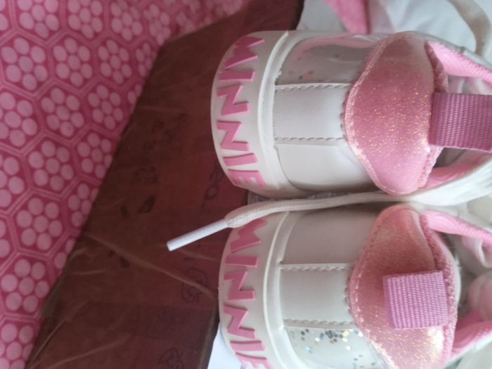 Baskets Disney pointure 25 - photo numéro 3