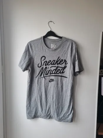 T shirt nike gris