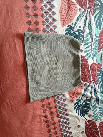 Jupe grise molletonné à motif