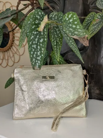 Sac à main doré – bandoulière – format compact & stylé