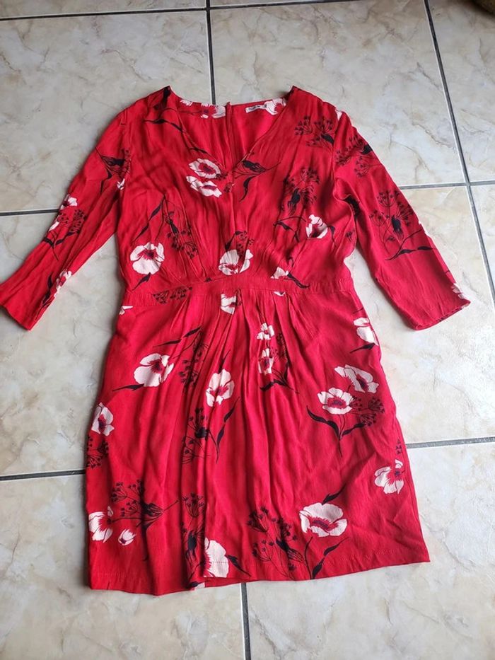 Robe rouge excellent état Taille 38 - photo numéro 2