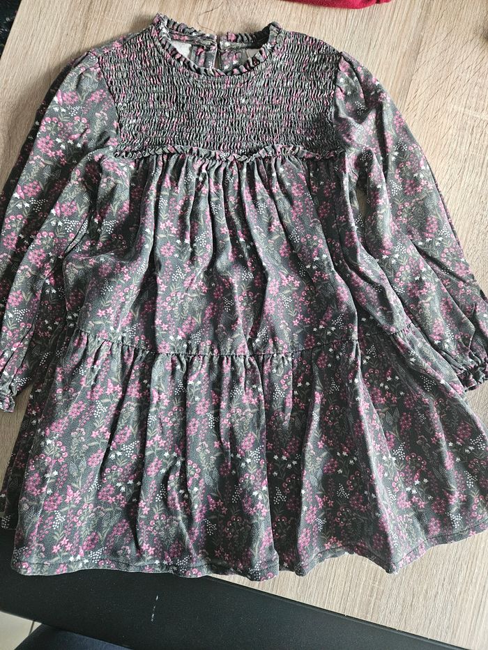 Lot robe 4 ans - photo numéro 5