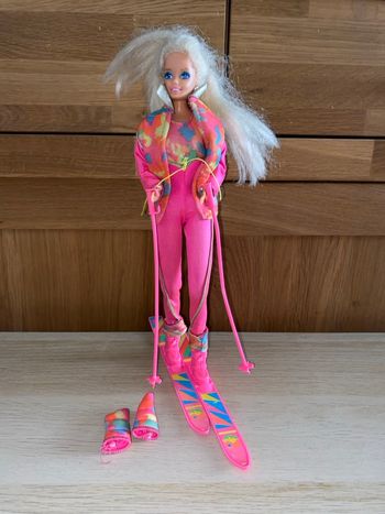 Barbie Mattel poupée ski fun neige skieuse 1991 sport