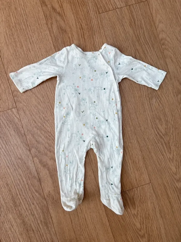Pyjama tape à l’œil