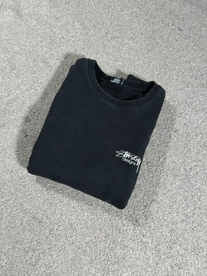 Sweat Stussy design noir avec motif
