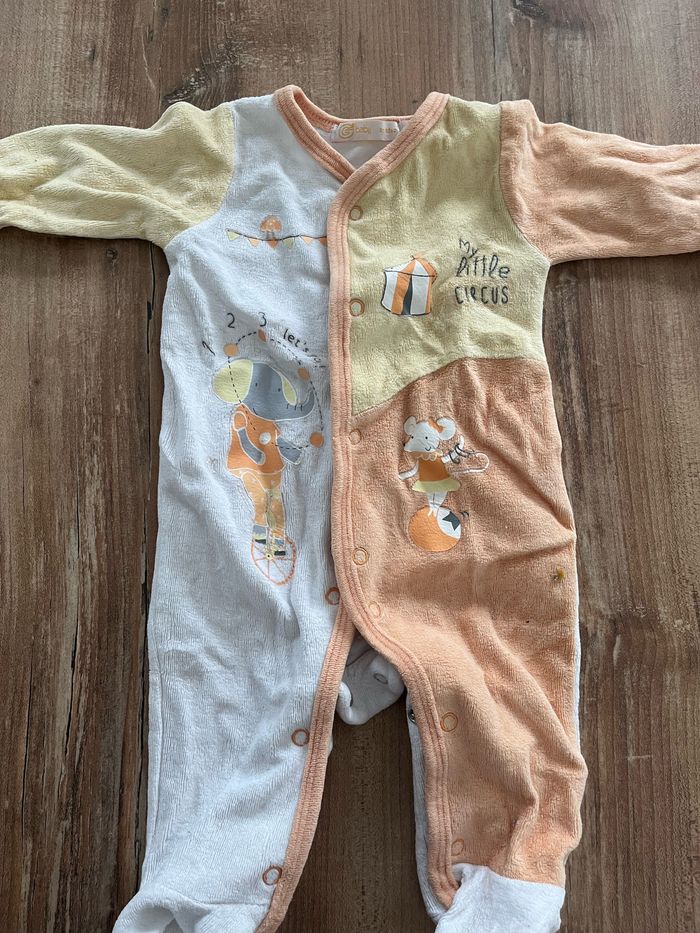 Lot pyjama MIXTE FILLE OU GARÇON taille 3 mois - photo numéro 4