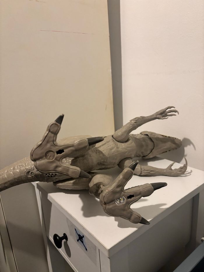 Dinosaure indominus rex jurassic world - photo numéro 2