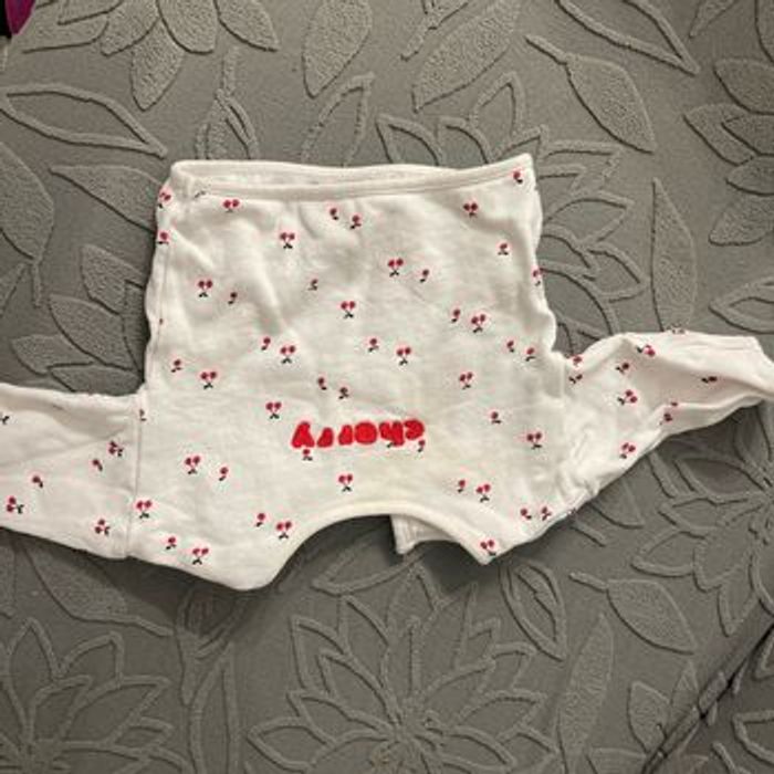 Grand Lot vêtement  pour fille une cinquantaines de pièces