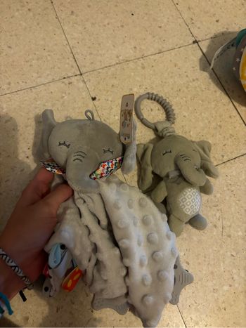 Lot doudou et hochet éléphant