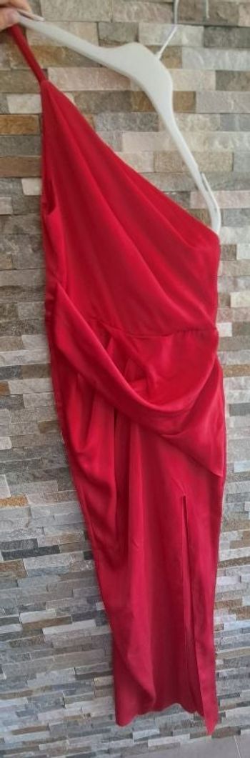 Robe de soirée longue rouge Asos en taille 32