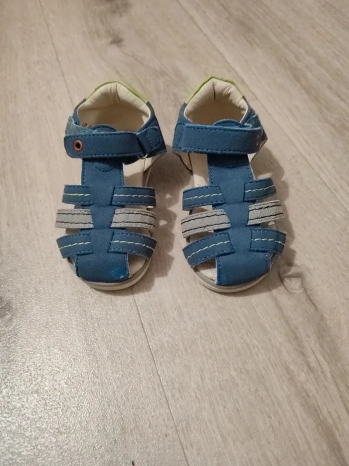Nu-pieds taille 23