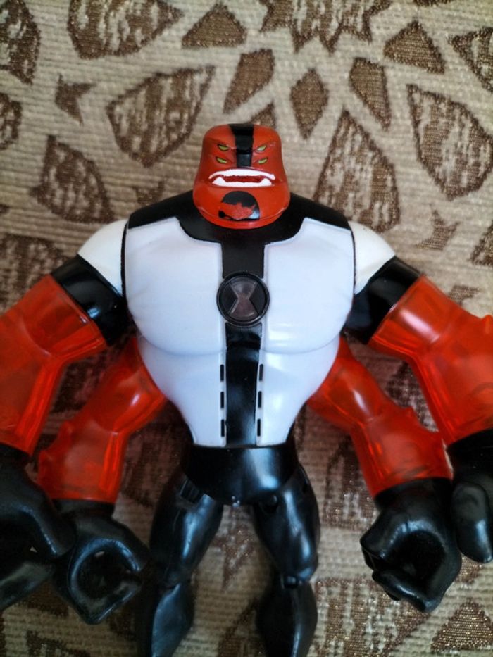 Figurine Ben 10 - photo numéro 3