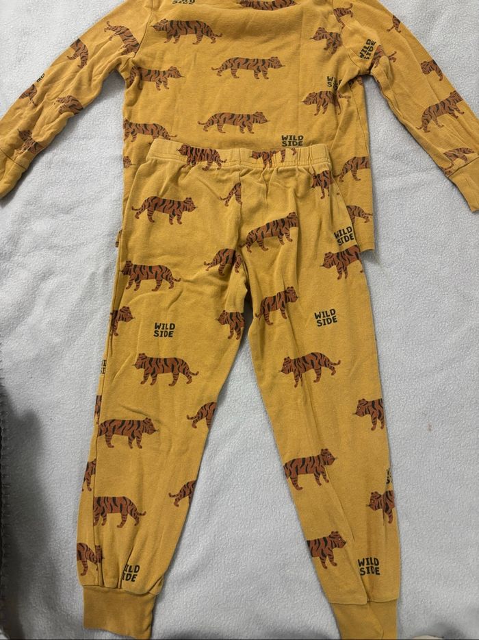 Pyjama taille 4 ans - photo numéro 2