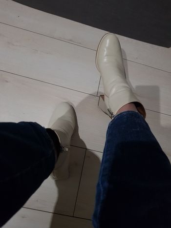 Superbe boots écru pointure 36 Minelli