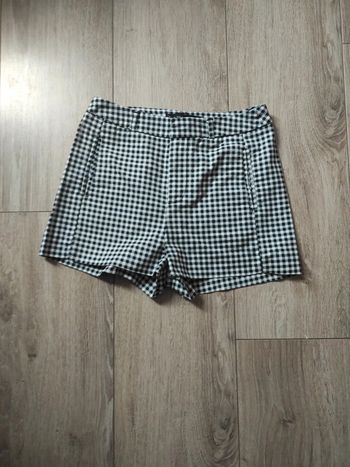 Short motifs vichy noir et blanc taille 34