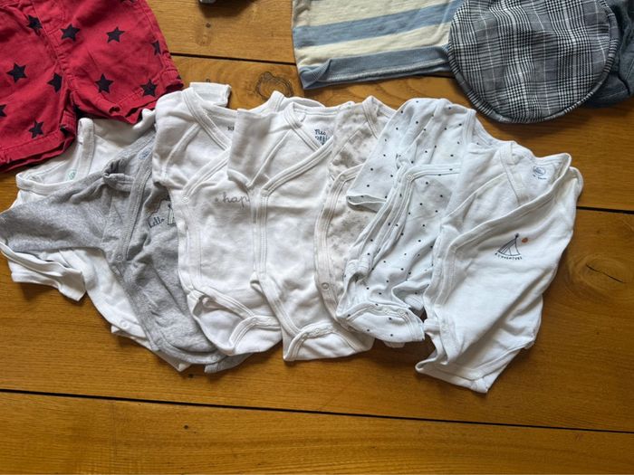 Lot vêtements garçon  bébé 1 mois en très bon état - photo numéro 2