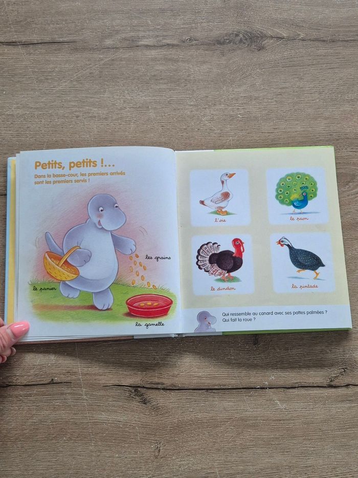 Livre L'imagier de Petit Dino à la ferme - photo numéro 3