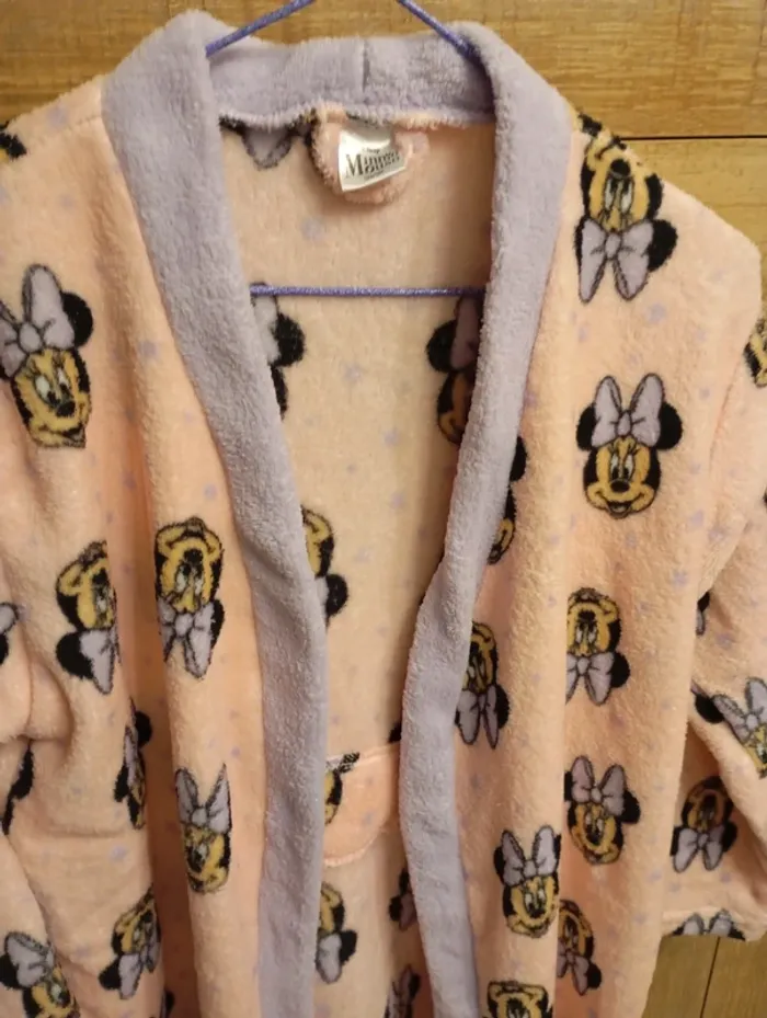 Robe de chambre Minnie neuve taille 122/128 - photo numéro 2