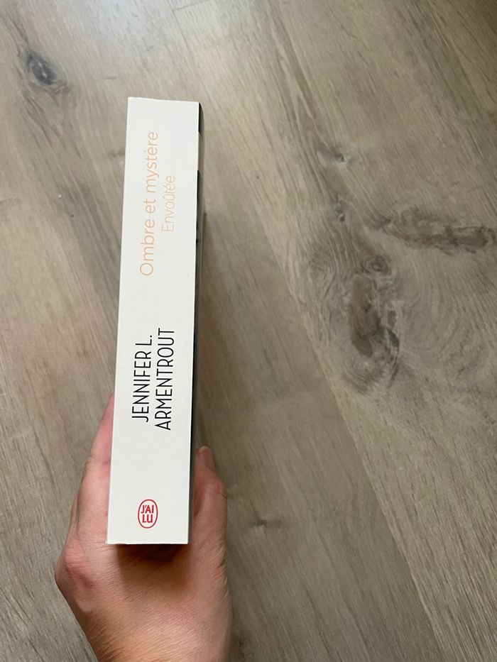 Ombre et mystère Jennifer Armentrout - photo numéro 3