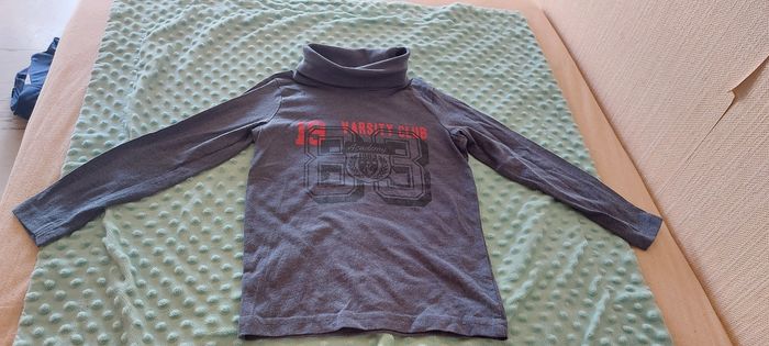 Sous-pull 6ans tape à l'œil