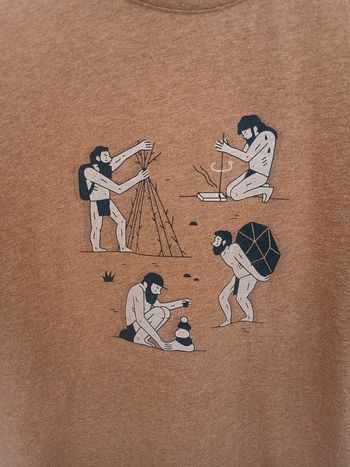 T-shirt coton imprimé Quechua Decathlon Homme couleur Camel Taille L En très bon état