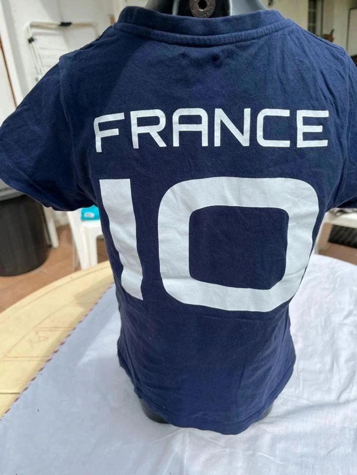 T shirt France bleu marine Kiabi taille 6 ans - photo numéro 2