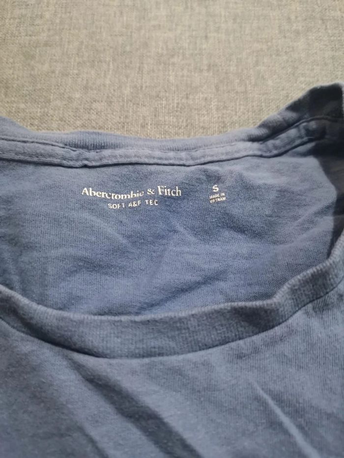 C60 t-shirt bleu Abercrombie S - photo numéro 3