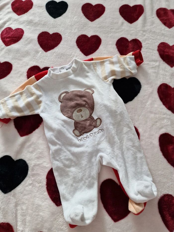 Lot pyjamas en velours 1 mois - photo numéro 4