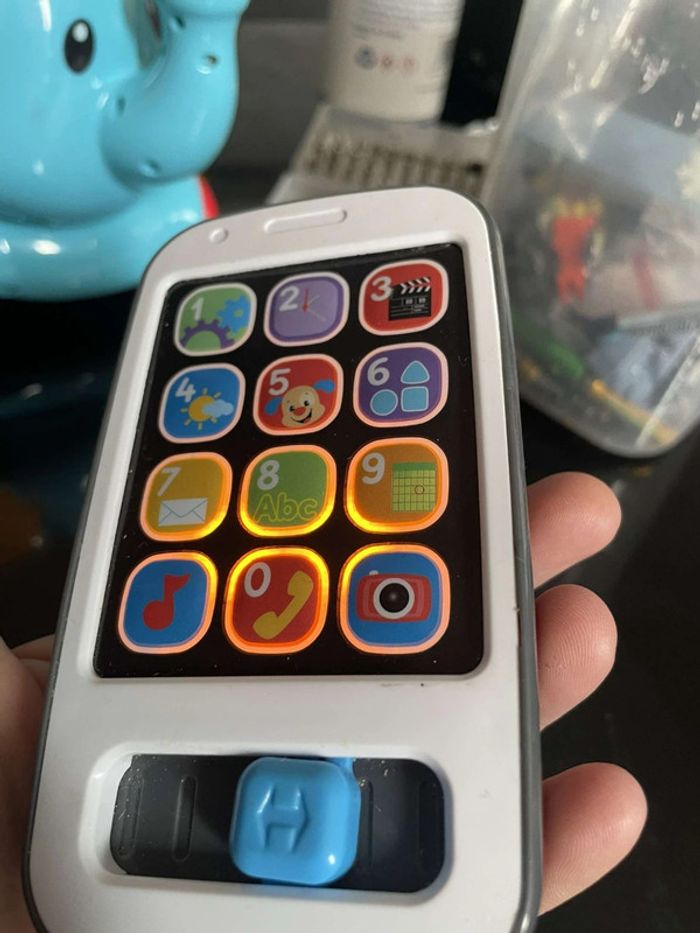 Jouet Téléphone a Piles AAA Fisher Price - photo numéro 2