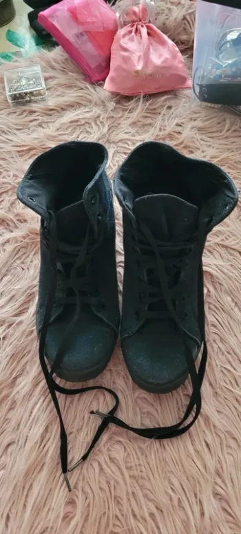 Bottines noires à lacets