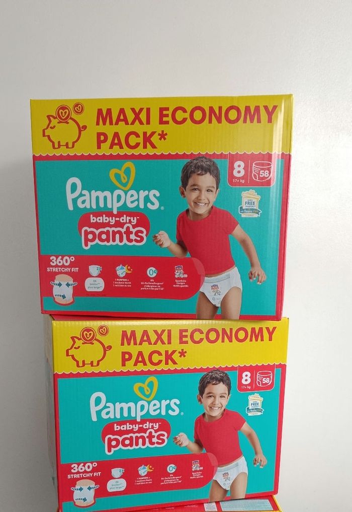Couches Pampers taille 8 pants+17kg. 2 cartons