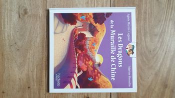 Neuf livre enfant Hachette Jeunesse sur le thème du monde Les dragons de la muraille de Chine 