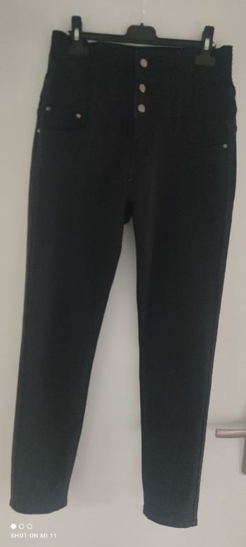 Très beau pantalon T44 1% élasthane