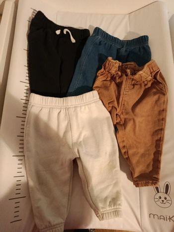 Lot pantalon bebe 6/9 mois